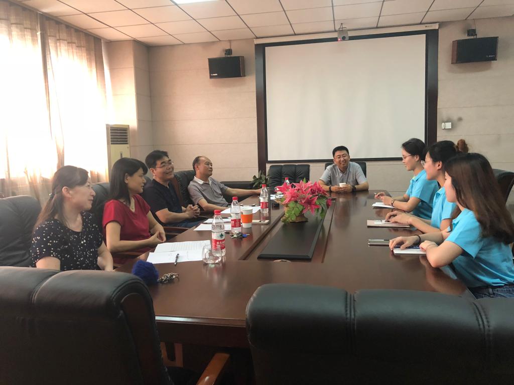 yl88858永利集团举办“优秀夏令营”座谈会.jpg
