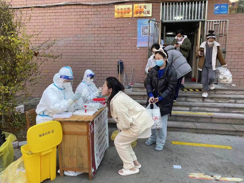 yl88858永利集团教职工爱心志愿者奋战在防疫前沿2